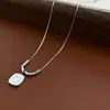 Collar de amor hueco de acero de titanio resistente a la decoloración para mujer, colgante de amor con diseño de nicho de lujo ligero, cadena de clavícula de temperamento versátil