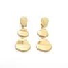 Pendientes Redondos Geométricos Brillantes Estilo Retro Europeo y Americano para Mujer, Simples y Versátiles, Pendientes Chapados en Oro de Alta Gama al por Mayor