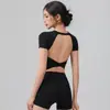 Top de Fitness de Verano Calado con Espalda Descubierta y Copas Integradas para Mujer, Ropa Transpirable de Manga Corta para Ejercicio Ligero y Entrenamiento de Pilates