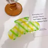 Presilha de Cabelo Listrada em Acetato Grande Versátil para Coque na Nuca Presilha de Tubarão Acessório Simples para Cabelo