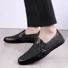 Zapatos para Hombre Venta al por Mayor Transfronteriza 2025 Verano Nuevo Estilo Cómodos y Transpirables Zapatos Casuales de Moda Tendencia Slip-On Zapatos de Cuero de Negocios