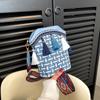 2023 Nuevo Bolso de Hombro Tejido de Moda Estilo Étnico Bolso Cubo Cruzado con Sentido Bolso con Textura de Diseño de Nicho