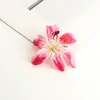 Arreglo Floral de Lirio Pequeño Simulado para Boda Accesorios de Pasador de Flor Artificial Decoración de Habitación de Boda Arte Floral de Boda