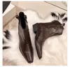 Botas Altas Retro Ajustadas 2026, Botas de Mezclilla Versátiles para Primavera y Verano, Piel Suave, Diseño de Punta Afilada Moderno y a la Moda