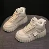 Zapatos de plataforma de caña alta con suela gruesa para mujer 2026 nuevo estilo de invierno forrados de felpa que aumentan la altura zapatos blancos zapatillas versátiles y elegantes para mujer