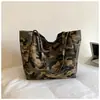 Elegante Xiaomi 2026 Principios de Otoño Nueva Moda Gran Capacidad Bolso Tote de Nicho para Mujer Bolso de Mano Camuflaje para Viajes Cotidianos de un Solo Hombro