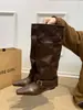 Botas de mujer para aumentar la altura 2026, elegante estilo coreano, nuevo modelo de invierno, botas largas súper bonitas para combinar con abrigos, favorecen la forma de la pierna