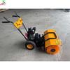 Varredor de neve pequeno manual com empurrador de mão Escova rotativa de neve para estrada Removedor de neve Equipamento de limpeza de neve de inverno para estrada de fábrica