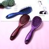 En Stock Al Por Mayor 2021 Peine Masajeador Rizado Acanalado, Peine Curvo de Dientes Anchos para Peinado de Mujer, Herramienta de Cuidado del Cabello para Rizos Hacia Adentro