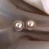 Brincos de Tarraxa Pérola Rodeados por Diamantes Cintilantes para Mulheres, Elegantes, Luxo Leve, Sensação de Alto Padrão, Brincos de Agulha de Prata, Novo Estilo 2026, Mais Vendidos, Acessórios de Orelha com Temperamento