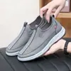 Nuevos Zapatos Planos de Primavera para Hombre Cómodos Suela Suave Antideslizantes Ligeros Zapatos de Tela Old Beijing Zapatos para Papá de Edad Media y Mayores