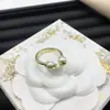 Anel Ajustável Dior/Dior Mais Vendido Transfronteiriço com Letra Cd para Mulheres, Anel Aberto de Abelha de Latão Vintage de Luxo Leve Europeu e Americano