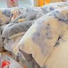 Novedad 2025 Estilo Pequeño Fresco Agradable a la Piel y Cómodo Set de Cuatro Piezas Estampado de Piel de Conejo para Hogar Dormitorio Cama Sábanas de Cama y Funda de Edredón Set de Tres Piezas