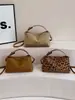 Bolsa casual de nicho para mulheres, novidade do início do outono de 2026, bolsa transversal vintage de cor sólida, bolsa de ombro/axila personalizada para o dia a dia