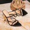 2026 Sandalias de Tacón Alto con Tiras Finas Negras y Punta Fina para Mujer, Mules Metálicos Dorados de Tacón Fino con Punta Abierta para Exteriores, Zapatos de Banquete para Mujer