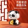 Ornamento de Panda Vermelho Acenando Alimentado por Energia Solar Estilo Chinês Mais Vendido Fofo para Interior de Carro Casa Presente Criativo da Moda