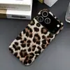 Funda de película con estampado de leopardo y textura de felpa para iPhone 16 Pro, funda de teléfono magnética de doble capa de alta gama, anticaídas para Apple 17