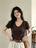 Blusa de tricô chic, casual, suave e elegante estilo coreano com decote V e mangas curtas para mulheres, novo modelo de verão 2026, top curto de ombro normal
