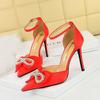 Sandalias 9863-H28 (Este modelo no será reemplazado después de agotarse)