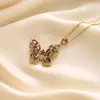 Nuevo Collar de Acero Inoxidable con Mariposa de Circonia de Colores para Mujer, Elegante y Estilizado, Cadena para Clavícula con Colgante de Cobre de Lujo Ligero con Diamantes