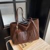 Bolsa vintage de grande capacidade para outono e inverno, moda feminina, nova moda, bolsa de ombro para deslocamento, bolsa tote de camurça fosca