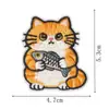 Patch Bordado de Gato Fofo para Skate / Patch de Tecido de Gato Segurando um Peixe Patch Termocolante Adorável para Decoração de Roupas Mochilas