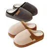 Chinelos de pelúcia de algodão femininos, novo estilo outono/inverno 2026, para uso interno em casa, antiderrapantes, forrados com fleece e quentes, também disponíveis para homens