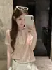 Foto real de top de punto a rayas con cuello en V hueco y manga corta para mujer, nuevo estilo verano 2026, holgado y favorecedor, top ligero 10574