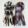 Bufanda a cuadros degradados bestseller transfronteriza para mujer, calentador de cuello engrosado para otoño e invierno, chal grande, doble uso, disponible directamente de fábrica, pedidos personalizados disponibles
