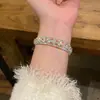 Pulseira Aberta Três Camadas com Zircônia Redonda, Luxo Leve, Pulseira de Moda de Alta Qualidade, Joia Exclusiva Europeia e Americana Transfronteiriça para Mulheres