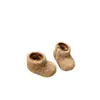 Botas peludas nuevas para niñas, botas de nieve con suelas suaves y diseño engrosado, zapatos para niños pequeños, zapatos de felpa de invierno para niños, zapatos de algodón para bebé