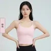 Camisole feminina com bojo, novo estilo de verão 2026, fresca e pode ser usada como camada externa ou interna, com design de costas cruzadas