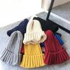 Moda Coreana Chapéu de Tricô com Placa de Luz Colorida Doce Cor Sólida Unissex Outono e Inverno Chapéu de Lã Pontudo Quente para Casal