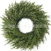 Corona de Pino Artificial Norfolk con Flores Verdes Artificiales, Hecha a Medida para Puerta Principal, Pared, Ventana, Decoración Navideña para Interiores y Exteriores