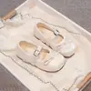 Nuevos zapatos Mary Jane de suela plana para niños con aumento de altura interior versátil para niñas, verano 2026, elegantes zapatos de vestir de corte bajo