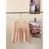 Ruoxin 26 Nueva Colección de Principios de Otoño: Blusa de Gasa con Volantes, Cuello en V y Lazos, Estética Nebulosa