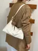 Bolso de axila de gran capacidad para mujer, nuevo bolso de hombro versátil casual 2026, bolso cruzado de alta gama vintage para el día a día