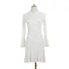 Vestido de malha longo com mangas compridas vazadas para mulheres com renda de miçangas, gola redonda, botões florais, mangas compridas em forma de sino, vestido midi acinturado em linha A