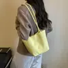 Bolso tote de nailon de nicho coreano para mujer, gran capacidad, nuevo modelo 2026, bolso cubo ligero para el día a día, bolso de hombro para mujer
