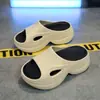 Medias pantuflas de 7 cm para aumentar la altura, nuevo modelo de verano para personas bajitas, talla pequeña, suela suave, chanclas de playa antideslizantes para mujer