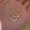 Anel de Prata Esterlina S925 com Ouro 18K, Aro Liso Minimalista para Empilhar Irregular, Design de Nicho Ondulado, Anel de Dedo Indicador Estilo Cool