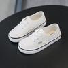 Sapatos internos para jardim de infância Primavera e outono Sapatos brancos para crianças Sapatos de prancha para meninos Sapatos de pano branco Sapatos de desempenho Sapatos de lona para bebês