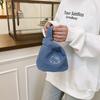 Bolsa de Brim Fofa Nova para o Dia a Dia Bordada Portátil para Armazenamento Passeio Bolsa de Mão com Cor Contrastante
