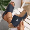 Zapatos Transfronterizos Europeos y Americanos Transfronterizos Suela Gruesa Talla Grande Tacón de Cuña Chanclas Boca de Pez Modernas Nuevo Estilo Anchas Simples Al Por Mayor Talla Grande Zapatos de Mujer