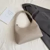 Textura Casual Estilo Coreano 2025 Invierno Nueva Moda Casual Gran Capacidad Viajero Textura Lujo Ligero Bolso de Hombro