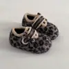 Zapatos Birkenstock Cálidos de Felpa Suave con Forro de Lana para Mujer 2025 Invierno Nuevos Zapatos Versátiles Slip-On de Suela Gruesa para Aumentar la Altura