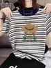 Camiseta a rayas de manga corta de diseño único 2026 para mujer con escote de bloques de color, top casual de moda estilo coreano