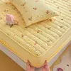 Juego de sábana acolchada de algodón con textura arrugada de doble capa con protector de colchón y colcha gruesa, juego de tres piezas