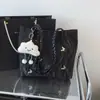 Bolsa de Ombro para Mulheres, Grande Capacidade, Aparência de Alto Padrão, Luxo Leve, Bolsa Versátil para Mulheres, Versão Coreana, Design de Nicho, Bolsa de Mão para o Trabalho, Tendência