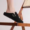 2026 Novo Modelo Birkenstock de Camurça com Strass e Solas Macias, Confortáveis e Versáteis para Uso ao Ar Livre, Calçados Casuais Slip-On Antiderrapantes com Fivela Quadrada